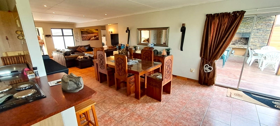 5 Bedroom Property for Sale in Noorsekloof Eastern Cape